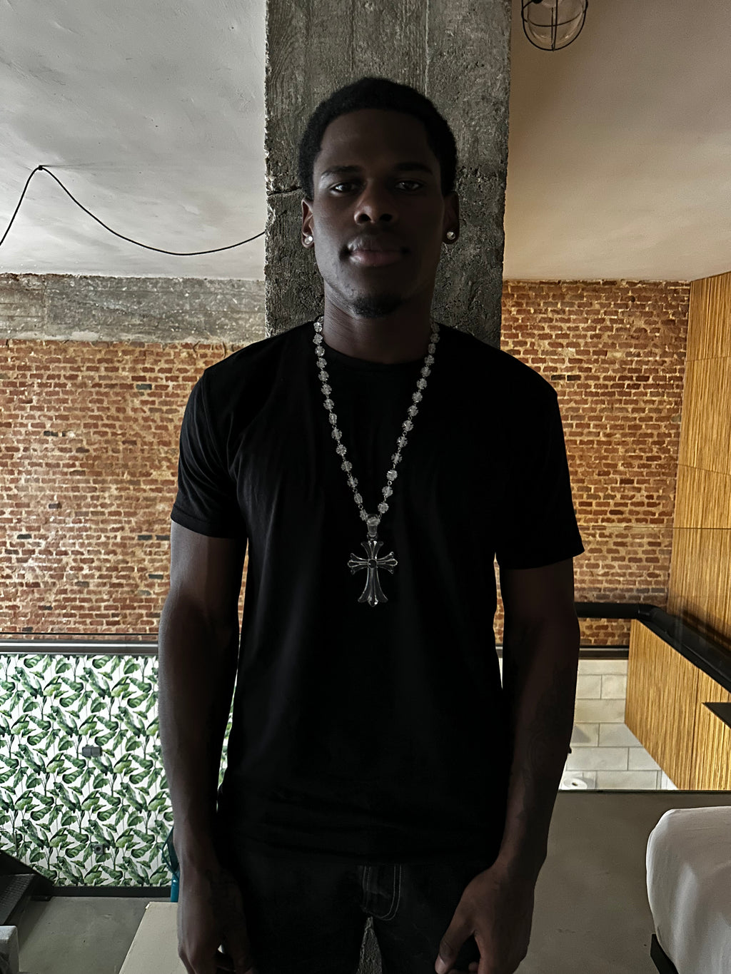 Colgante Cruz Transparente Premium | ICONO WEAR
